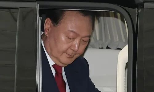 ‘장시간 조사→구속영장 청구’…윤석열도 ‘전직 대통령 루트’ 밟을까