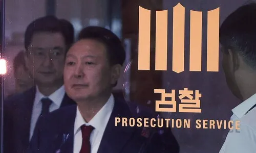 경찰 빠지라는 윤석열…특검에 “7월3일 이후로 조사 미뤄달라”