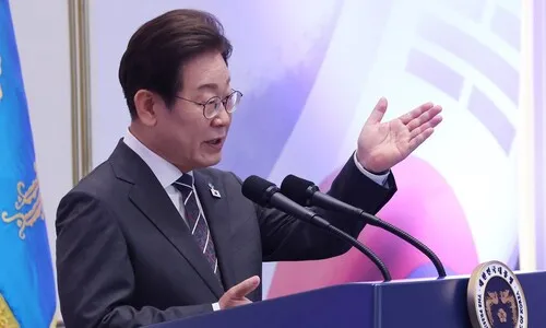 이 대통령 지지율 59.7%…민주 50.6%, 국힘 30% <font color="#00b8b1">[리얼미터]</font>
