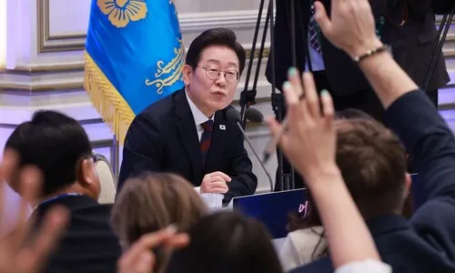취임 30일…질문받는 이재명 대통령