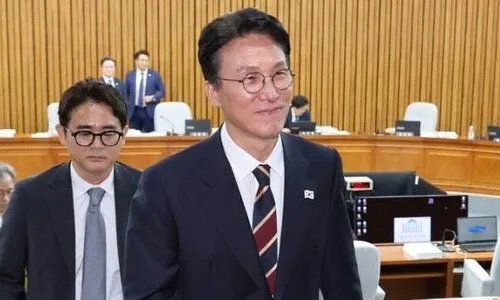 김민석 총리 “폭정세력이 만든 경제위기 극복이 제1과제”