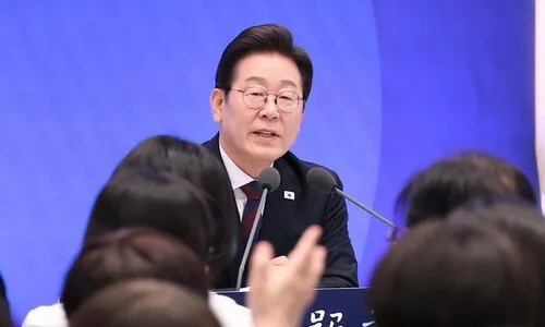 이 대통령의 ‘121분 대국민 국무회의’…비유·설득·단호 ‘실용 화법’