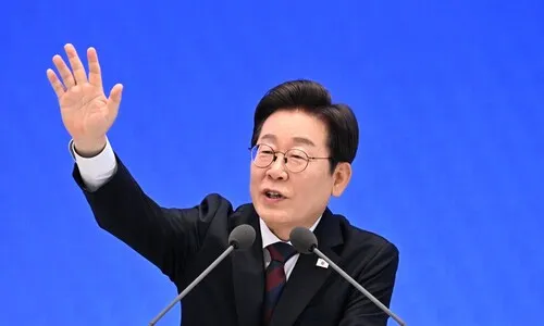 <font color="#FF4000">[속보]</font> 이 대통령 “불법 공매도에 최고 수준 과징금 부과해야”