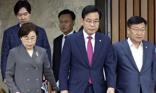 지지율 폭락에도 쇄신 없는 국힘…“TK가 민주당 지지하겠나”