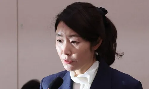 강선우 “박스 버려라”…쓰레기 처리 ‘지시’ 텔레그램에 거짓해명 논란