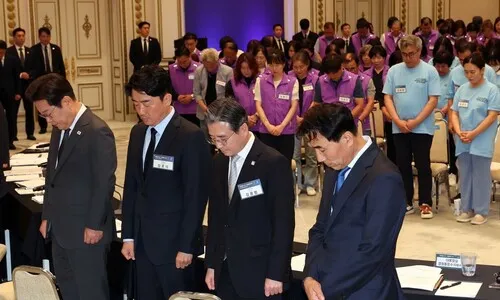 이 대통령 “다신 정부 부재로 생명 잃지 않도록”…사회적 참사 유족 만나