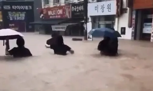 광주 310㎜ 기습 폭우…마트에서 장보다 대피, 주차장 침수