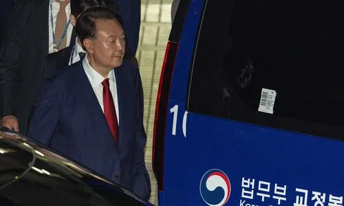 내란 특검 “윤석열, 외환 수사 응하지 않으면 체포영장”