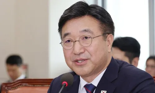 <font color="#FF4000">[속보] </font>이 대통령, 윤호중 행안장관 임명안 재가…호우피해 점검 나설 듯