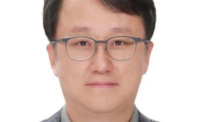 [단독] 현직 대통령실 비서관이 ‘윤석열 내란 옹호’ 책 펴내