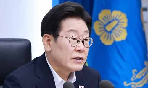 <font color="#FF4000">[속보] </font>이 대통령 정동영·안규백·권오을 장관 임명안 재가