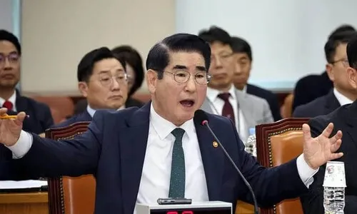 “특검이란 자들이 조작해서…” 김용현 변호인단의 불복 전략 [뉴스AS]