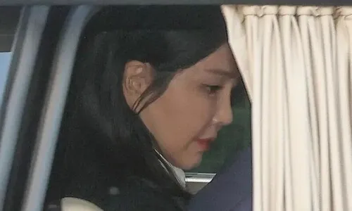 ‘피의자’ 김건희, 오늘 오전 10시 특검 포토라인 선다