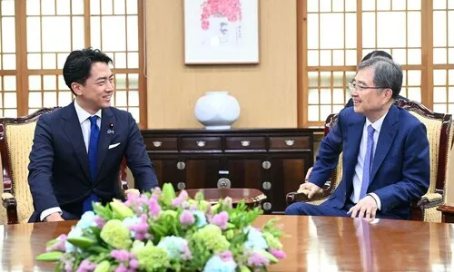 조현 외교장관, ‘차기 일본 총리 1순위’ 고이즈미 농림상 면담