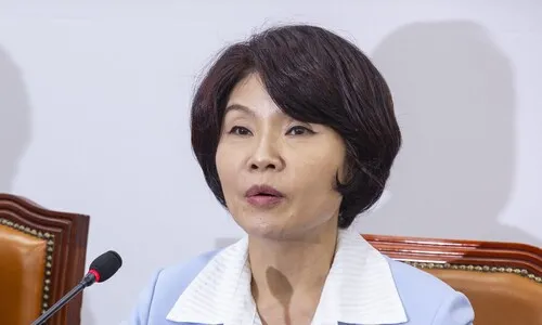 한정애 “양도세 50억, 똘똘한 한 채 대신 똘똘한 주식 가지란 시그널”