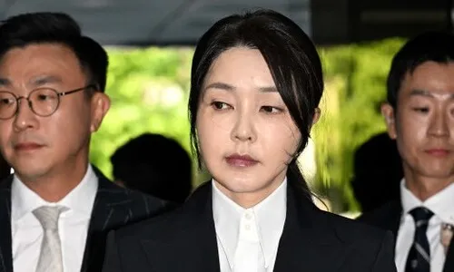 김건희 “결혼 전 일 지금까지 거론, 속상하다”…5분간 법정 진술