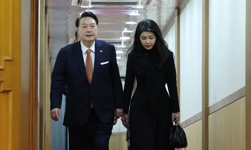 시민 1만여명 “윤석열 부부, 계엄 정신적 손해 배상하라” 소송