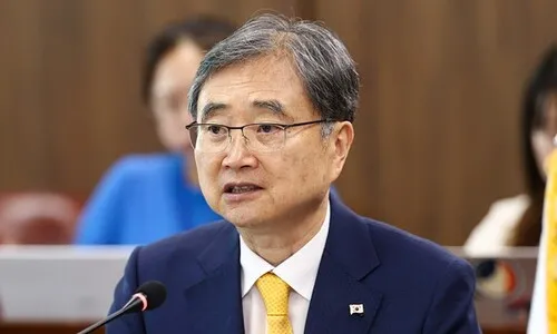 조현 외교장관, 일본 건너뛰고 미국행…한미 정상회담 돌발 변수 생겼나