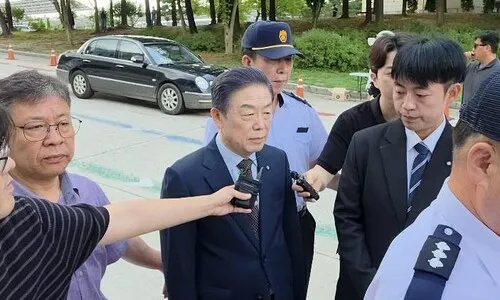주무 장관 권오을, 김형석 독립기념관장에 경고 “선열 뜻 훼손말라”