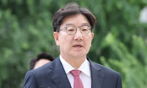 <font color="#FF4000">[속보]</font> ‘통일교 의혹’ 권성동 “말 맞추기 시도한 바 없다”…특검 조사 종료
