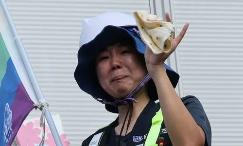 <font color="#00b8b1">[현장]</font> 600일 만에 살아 내려온 박정혜…노동장관 “옵티칼 해결 나서겠다”
