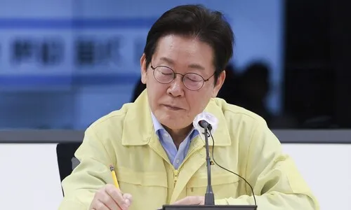 이 대통령 국정 지지율 53.6%…“미국 순방 성과” [리얼미터]