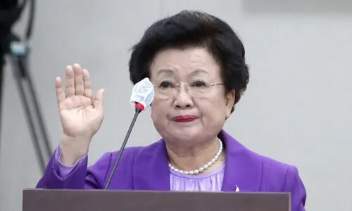 ‘김건희에 금거북이 상납 의혹’ 이배용 국교위원장 사퇴