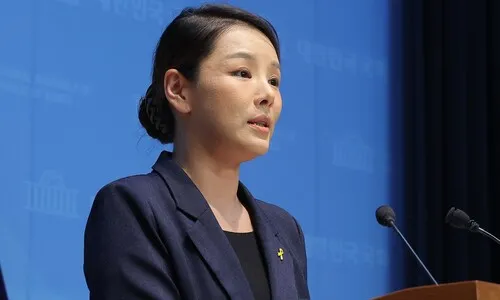 강미정 혁신당 대변인 탈당...“조국, 성비위 사건 알고도 침묵”