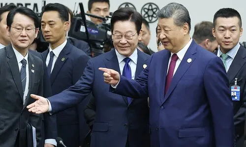 시진핑 제일 지각…이 대통령, 포토월에 나와 직접 에스코트