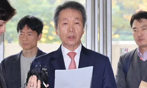 ‘박정훈 인권침해 진정 기각’ 김용원, 특검 출석…‘외압’ 의혹에 “헛소리”