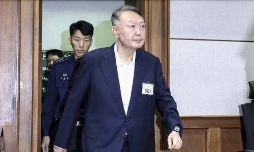 윤석열, 채 상병 특검 첫 조사 7시간 만에 종료…혐의 부인