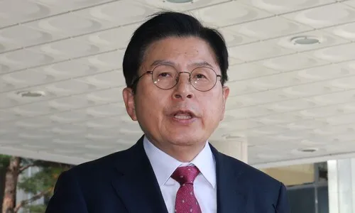 체포돼 끌려온 황교안 “난 미친x와 싸우는 중…내란은 없었다”