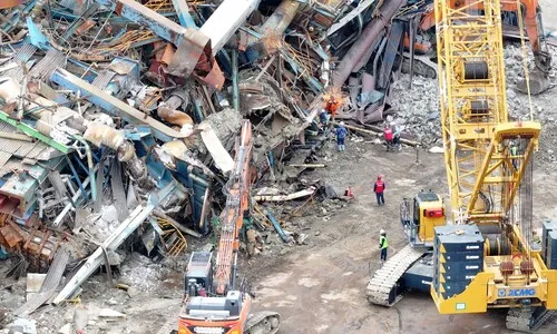 <font color="#FF4000">[현장]</font> 울산화력 ‘60대 용접공’ 유족 “버티고 버텼는지…손발 모으고 있어”