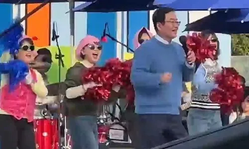 광주 북구청장, ‘전국노래자랑’에 여성 간부공무원 8명 백댄서 동원 논란