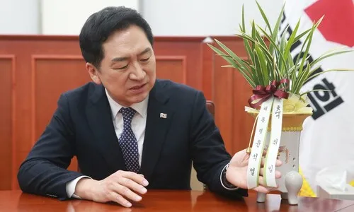 김기현 “통일교와 아무 관계 없다”…집단 입당 의혹엔 “수사 공작”