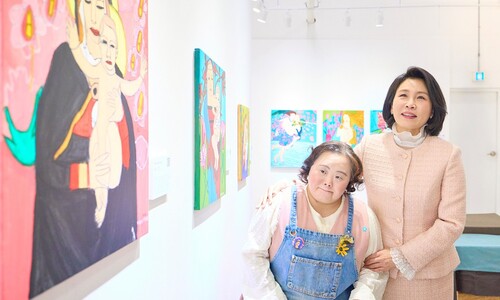 김혜경 여사, ‘우리들의 블루스’ 정은혜 작가 전시 관람 김혜경 여사, ‘우리들의 블루스’ 정은혜 작가 전시 관람