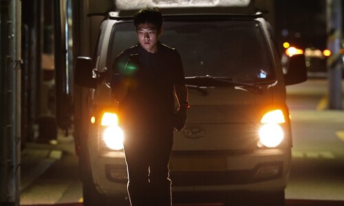 10시간 쉬지 않고 계단 뛰었다… 죽음의 새벽배송 “쓰러지기 전까진 ‘그때’를 모른다”