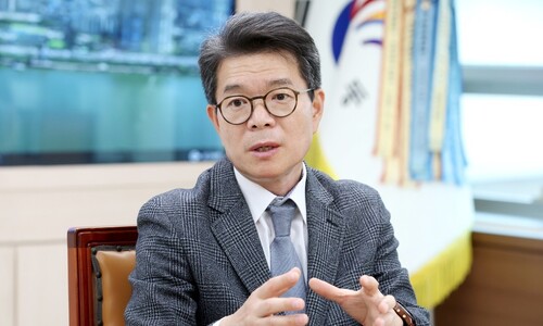 이 대통령 ‘샷아웃’ 받은 정원오 “12월 중순께 서울시장 출마 밝힐 것” 이 대통령 ‘샷아웃’ 받은 정원오 “12월 중순께 서울시장 출마 밝힐 것”