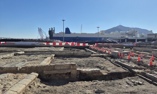 [단독] 부산항 땅 팠더니 “전례 없는 유적”…일제 철도역·철로 흔적 드러나