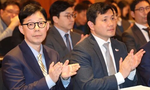 [단독] “미 대사대리, 이 대통령 ‘핵 없는 한반도’ 표현에 우려 전달”