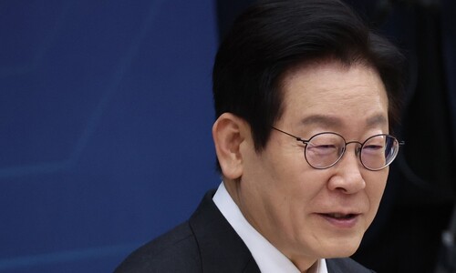 이 대통령 지지율 6%p 하락한 56%…전재수 ‘통일교 의혹’ 영향 [갤럽]