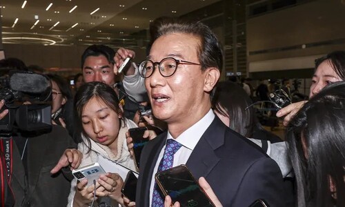 경찰, 통일교 ‘금품 수수’ 의혹 전재수 입건…출국 금지 경찰, 통일교 ‘금품 수수’ 의혹 전재수 입건…출국 금지