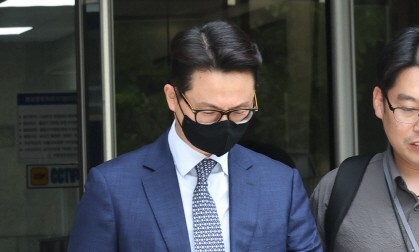 “오해 많다” 한발 뺀 통일교 윤영호…‘권성동 1억’ 증언도 거부