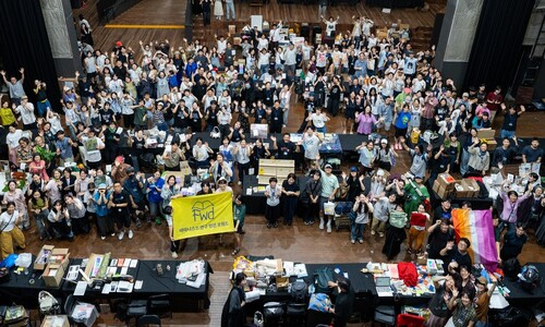 한강 돌풍, ‘사장님’ 박정민의 실험…작은 출판사·젊은 독자들 통하다 [.txt]