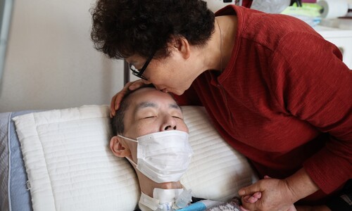 “마당에라도 왔다갔다 할 수 있다면”…뇌병변 중증장애 선호씨 어머니의 바람