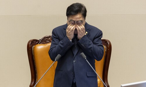 우원식 “본회의장에 의원 2명뿐…비정상적 무제한 토론 국민에 부끄럽다”