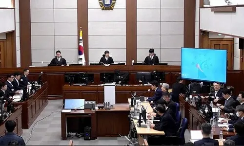 사형 구형 순간 윤석열, 머리 내저으며 웃음…이전까지 여유만만