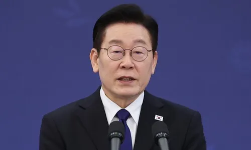 이 대통령, 웃으며 “혹시 반명입니까?”…정청래 “친명·친청”