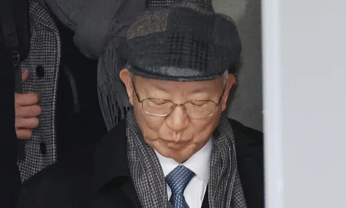<font color="#FF4000">[단독] </font>양승태 항소심, ‘원세훈 직권남용 판례’ 인용해 1심 무죄 뒤집어
