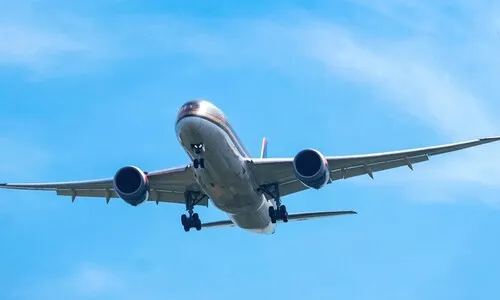 “조력사 출국” 신고 받은 경찰, 이륙 15분 전 비행기 세워 설득